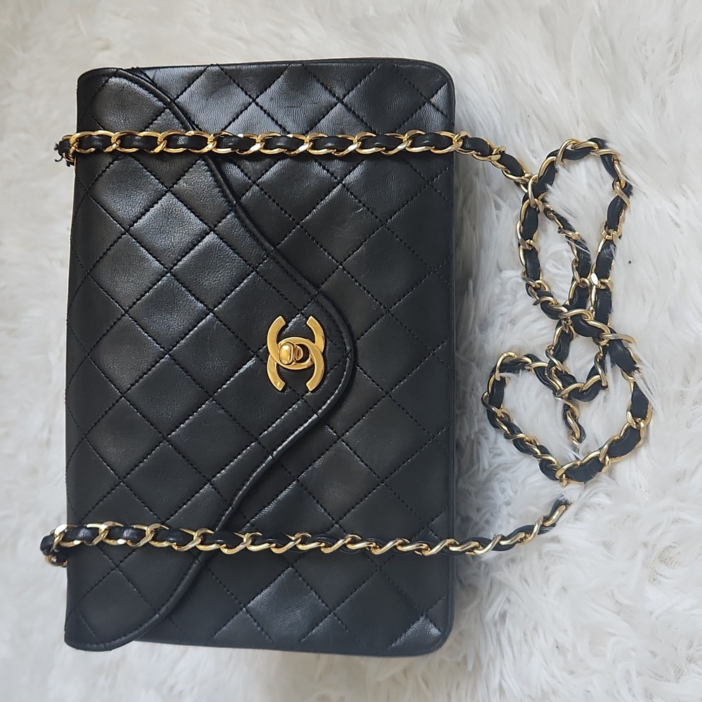 Vintage Chanel single flap